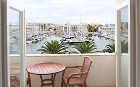 Lagos Main Avenue Studio With Marina View Balcony
